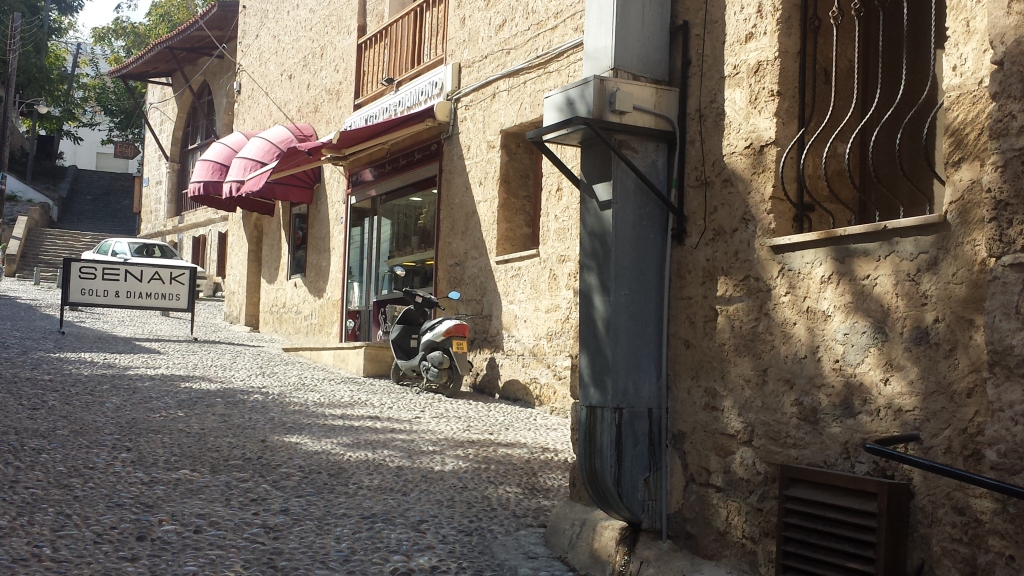 Cobbled street to Aga Cafer Pasa mosque 