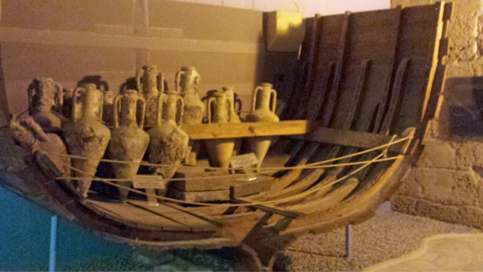 Amphora on a model of the ships hull
