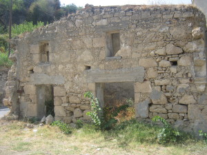 Old ruin in Lapta © NorthCyprusDiscovery.com